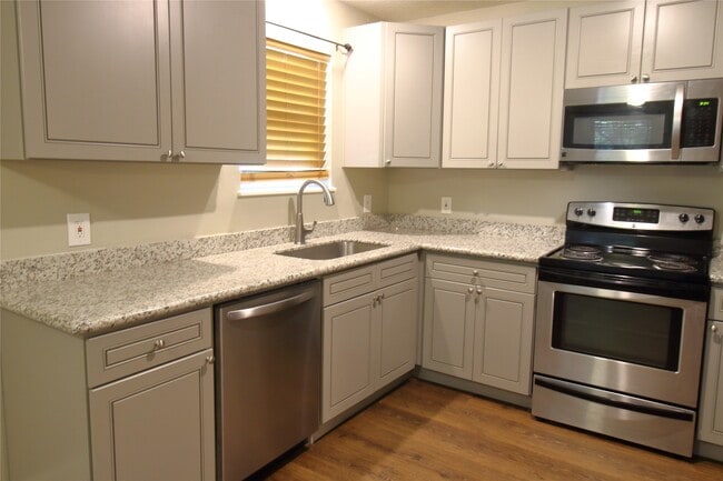 Photo - 508 Julie Ln