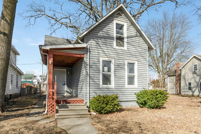 Building Photo - 607 Riverside Ave