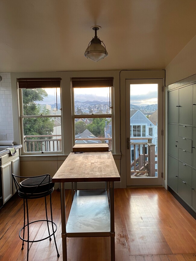 kitchen with views - 940 York St Unit 940
