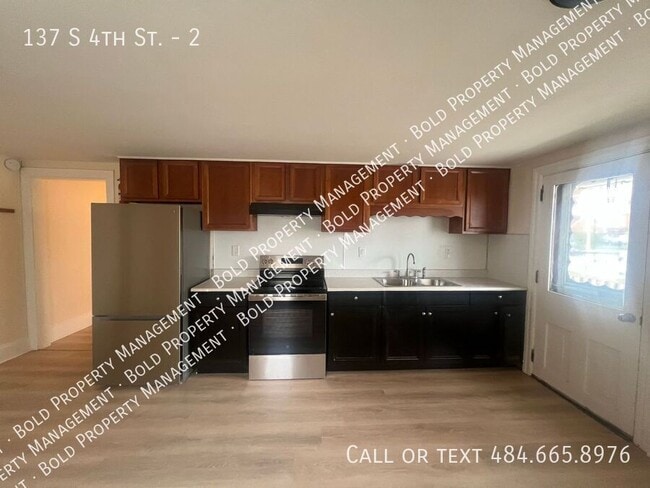 Photo - 137 S 4th St Unit 2