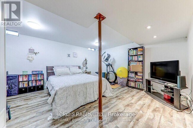 Photo - 561 Childs Dr