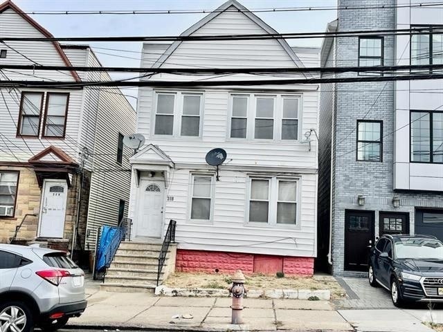 Building Photo - 318 Danforth Ave Unit 1R Rental