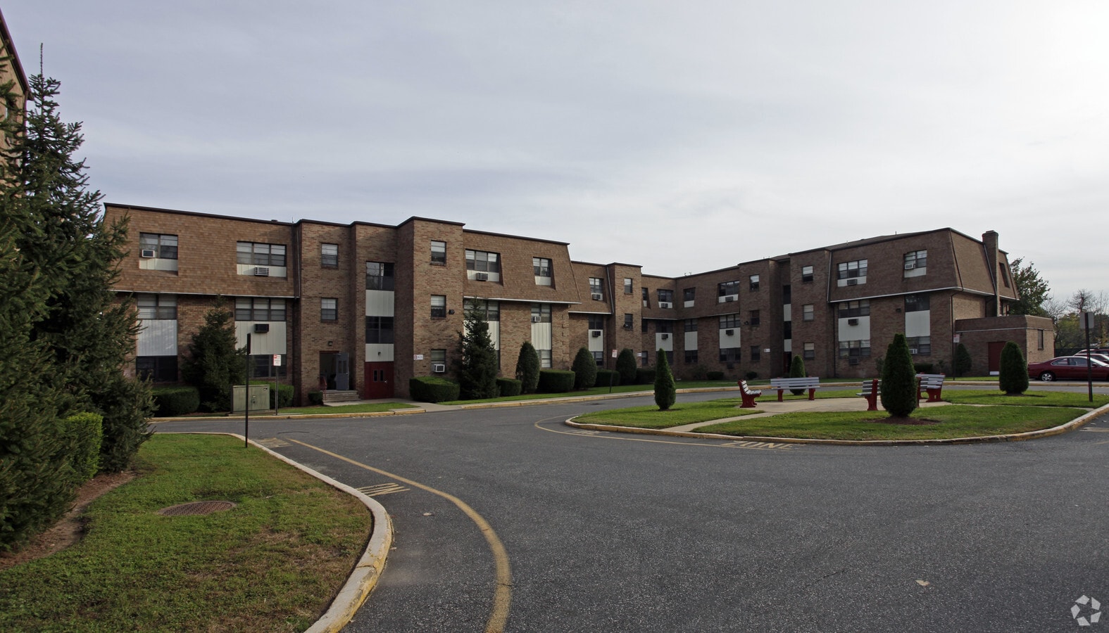 Meadow Lane Village Apartments - Meadow Lane Village Apartments