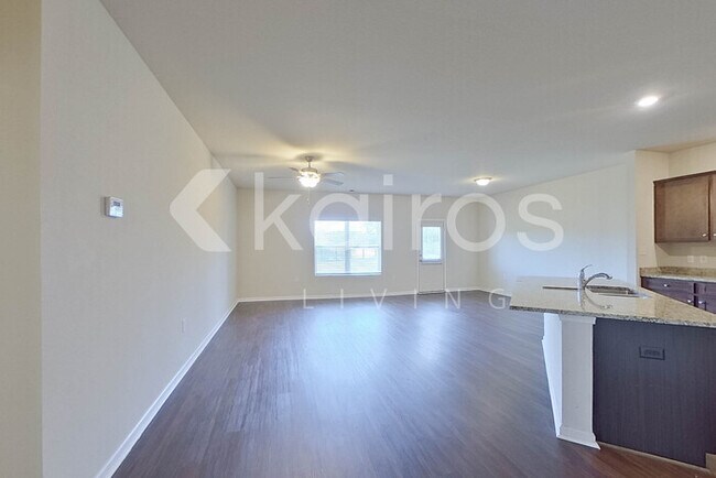 Photo - 10994 Lakeview Cir