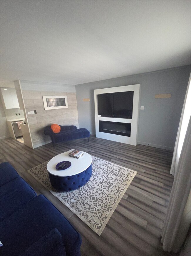 Photo - 2250 Bering Dr