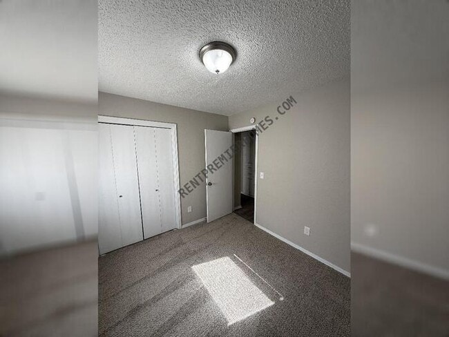 Photo - 1720 SE 7th St