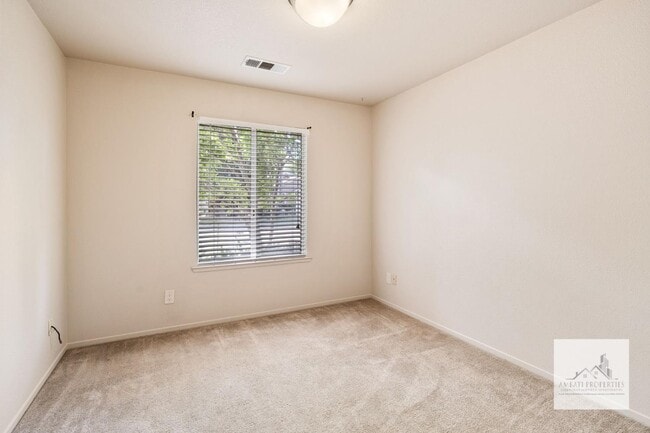 Photo - 3426 W Dovewood Ave