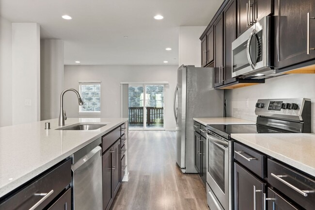 Photo - Newer 4 bed, 3.5 bath Townhome In Lynnwood...