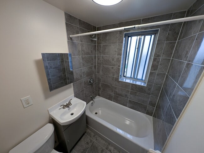 Photo - 22-22 Robina Ave Unit 12