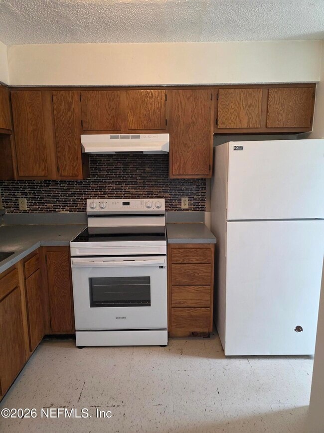 Photo - 4641 Barnes Rd S