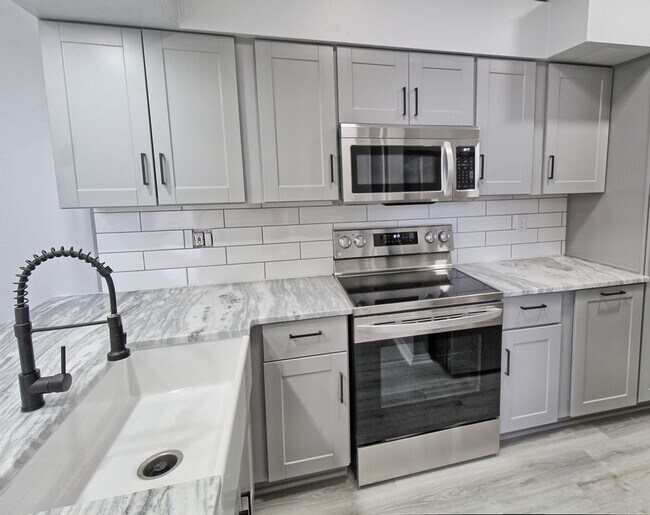 Photo - New Remodel! Gorgeous 2 Bedroom Condo! Amazing Location!