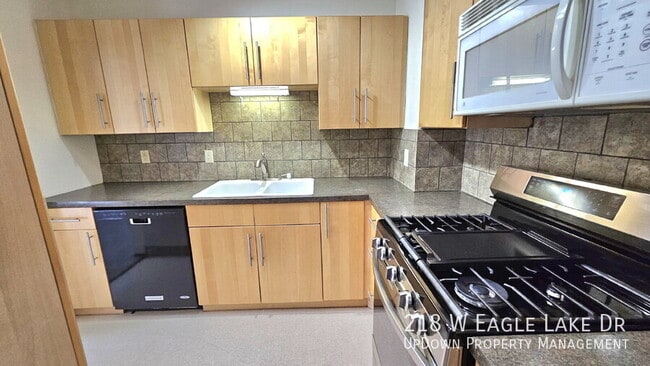 Photo - 218 W Eagle Lake Dr