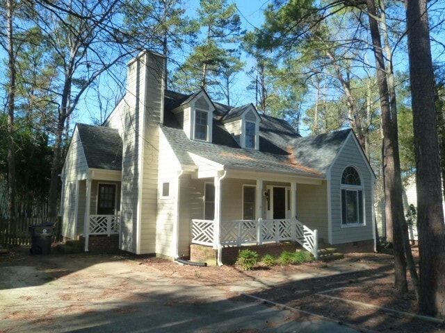 Building Photo - Inviting 3br house in Morrisville with woo...