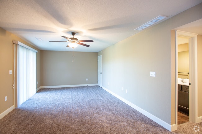 3BR, 3.5BA - 1978 SF