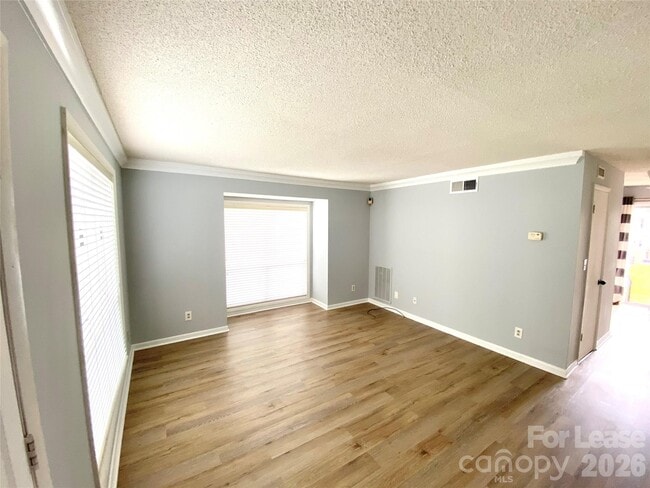 Photo - 1931 Lancer Ct