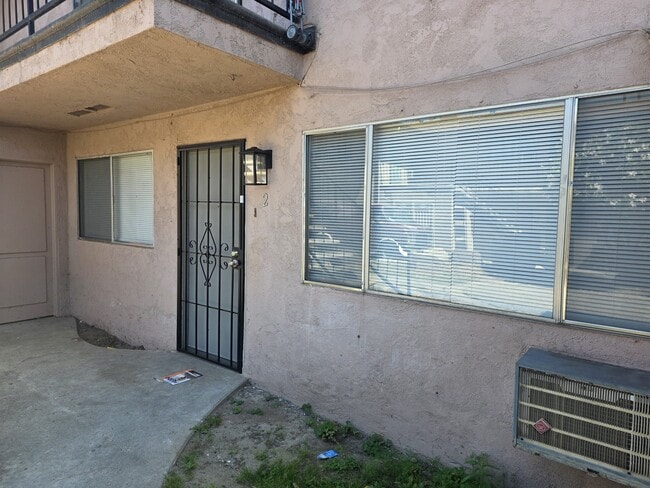 Building Photo - 2044 S Nautical St Unit 2