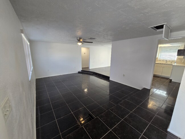 Photo - 4893 Alcea St