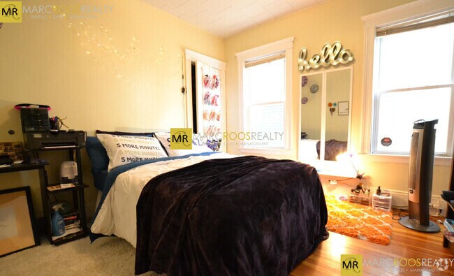 Building Photo - 54 Tremont St Unit 1 Rental