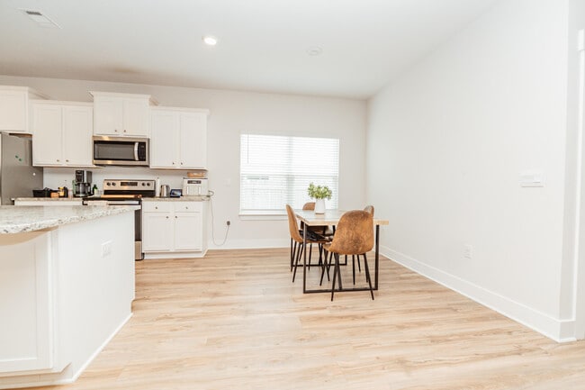 Photo - 732 Quintana St