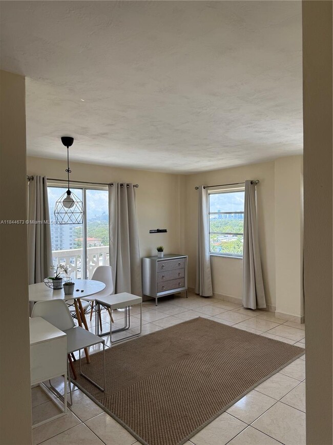 Photo - 3100 Collins Ave Unit 1406