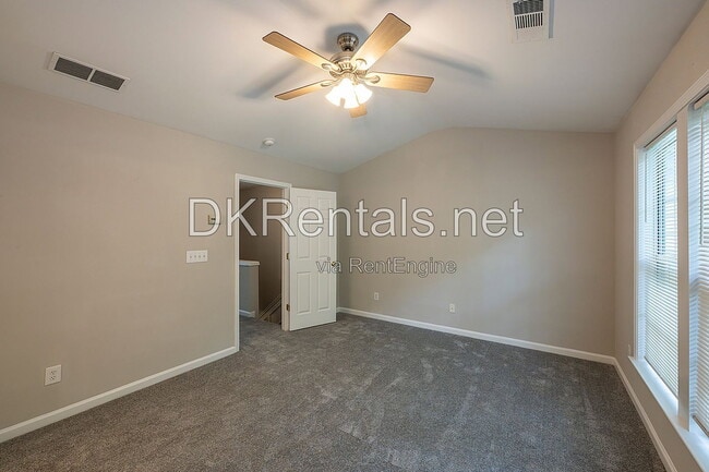 Photo - 2358 Towneview Ct SE