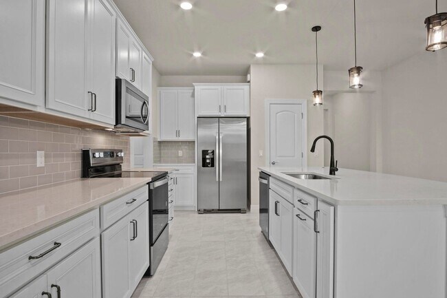 Building Photo - 4837 Chantilly Rd