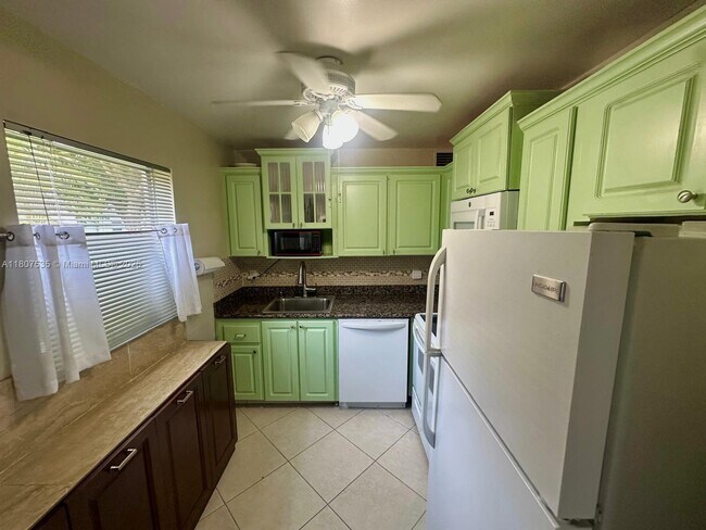 Photo - 445 Saxony Way Unit 445