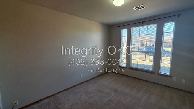 Photo - 6820 NW 135th Cir