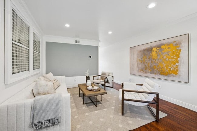 Photo - 646 S Ahwanee Terrace