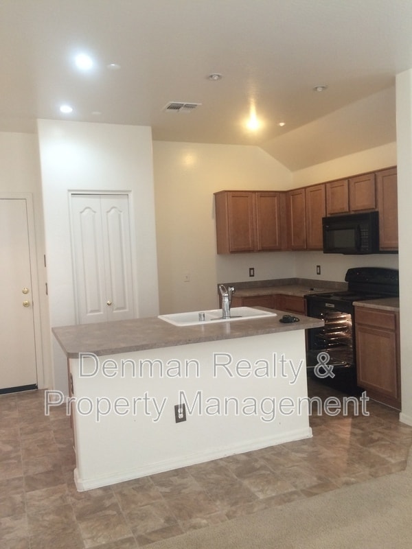 Photo - 3914 S 52nd Ln