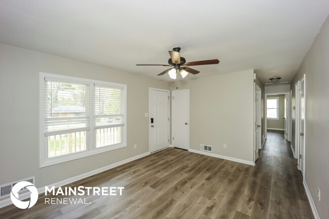 Photo - 267 Essex Dr