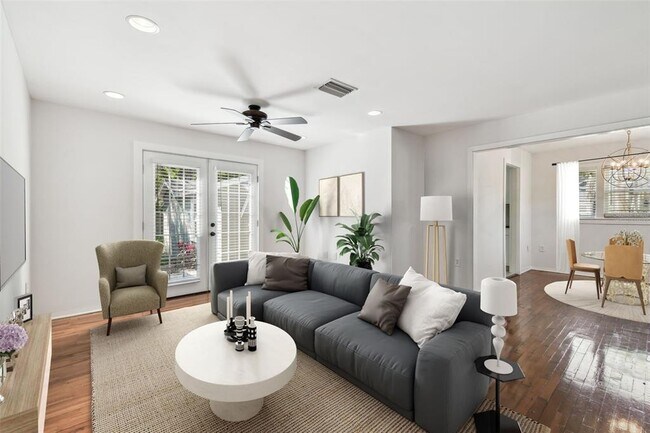 Photo - 1401 E North St