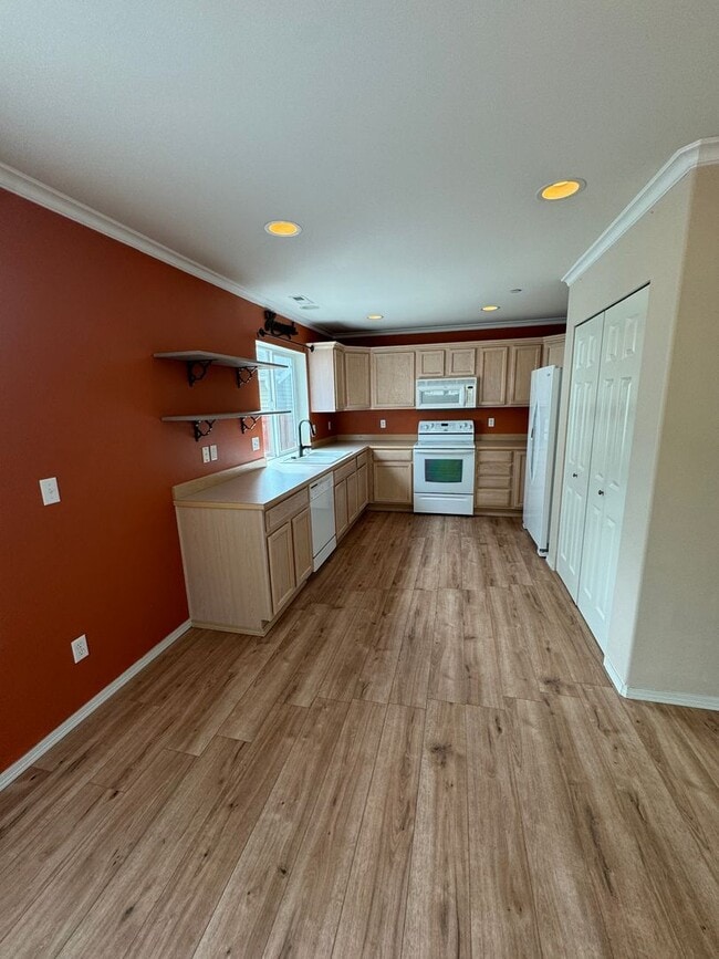 Photo - 1285 Griggs St