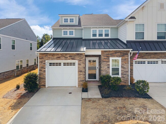Building Photo - 7471 Hartsfield Dr
