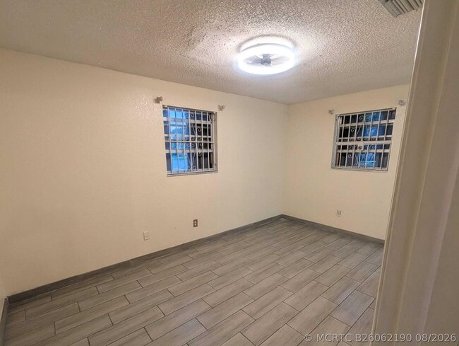 Photo - 480 NW 14th St