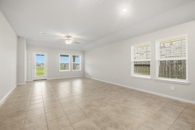 Building Photo - 1207 Cascade Hls Dr