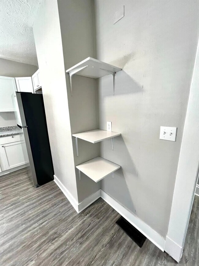 Photo - 1823 Sundale Ave