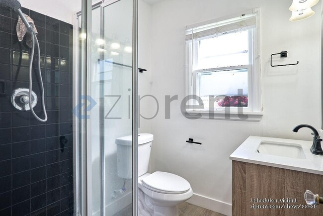 Photo - 3920 NE 37th Ave