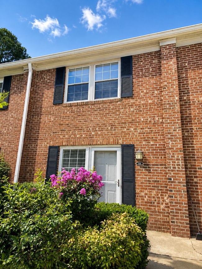Building Photo - 118 Chaucer Ct