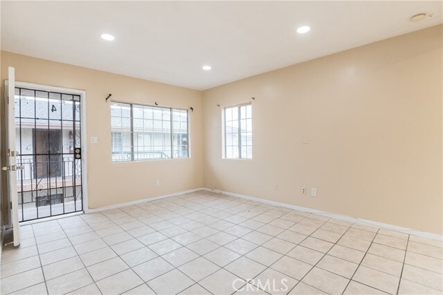 Photo - 921 Carob Way