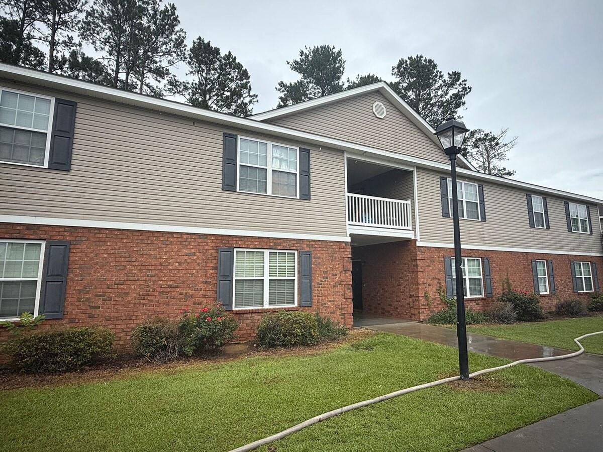 Old Mill Apartments - Old Mill Apartments
