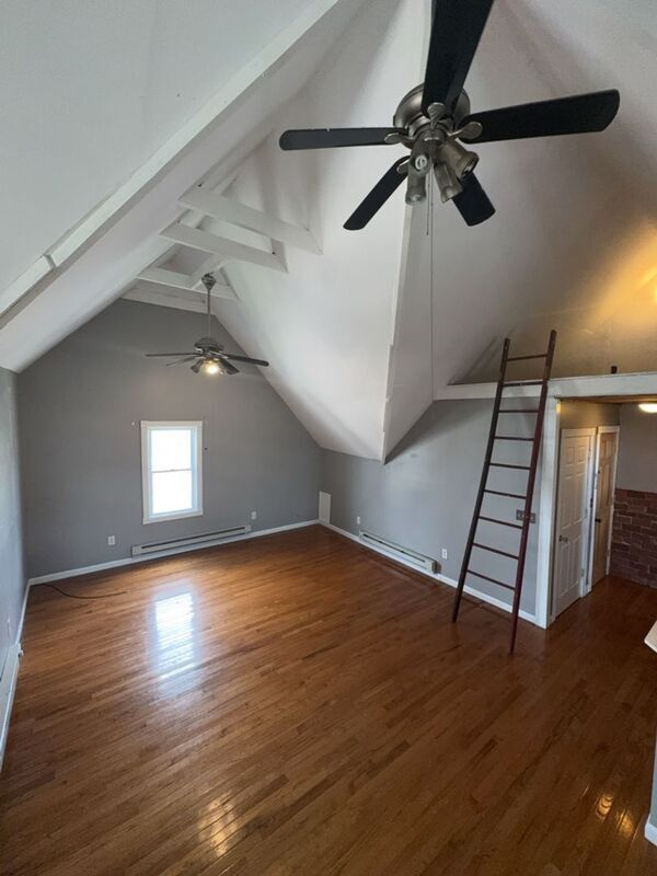 Photo - 746-748 River Street