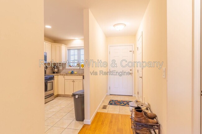 Photo - 330 Crystal Ave Unit 10