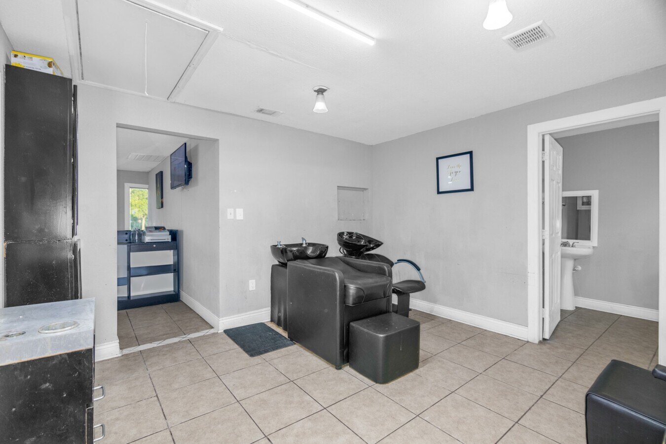 Photo - 10041 Fulton St