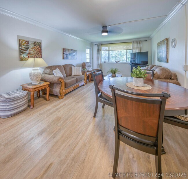 Photo - 2566 Garden Dr S