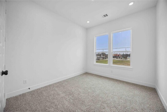 Photo - 8103 Calhoun Rd