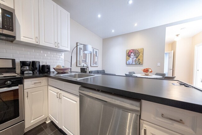 Photo - 230 W 113th St Unidad ID1032010P