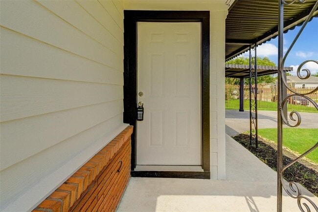 Photo - 4218 Friar Point Rd