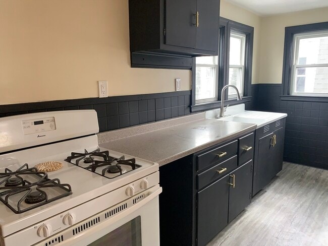 Photo - 108 Elmwood Ave Unit 2