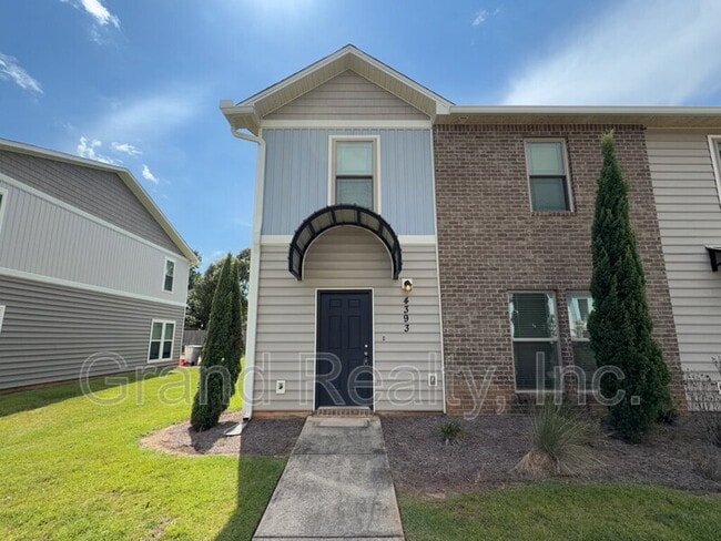 Building Photo - 4393 Village Oak Ln